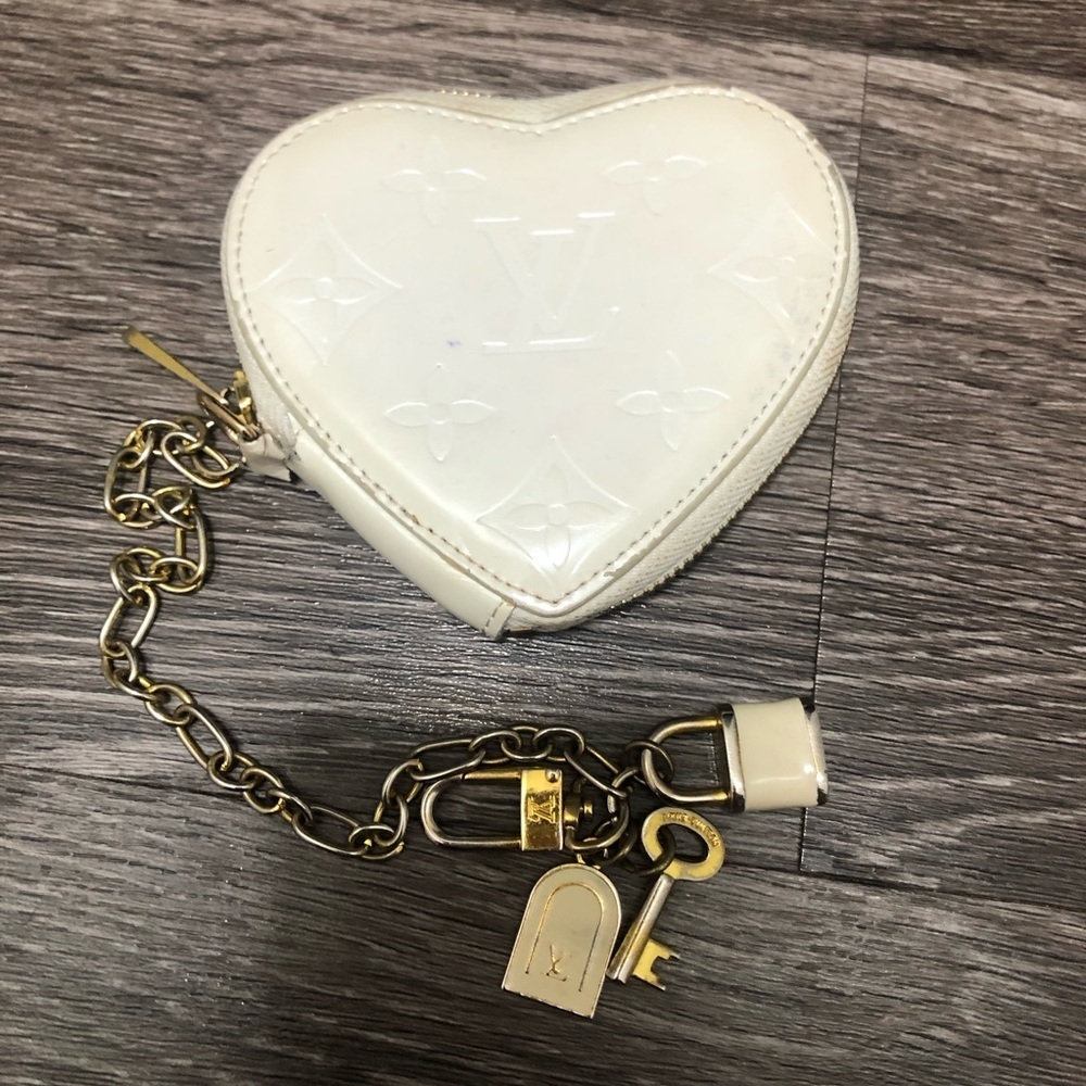 RARE VINTAGE Louis Vuitton Vernis Heart Coin Purse - Triple Lock Charms - Picture 2 of 16